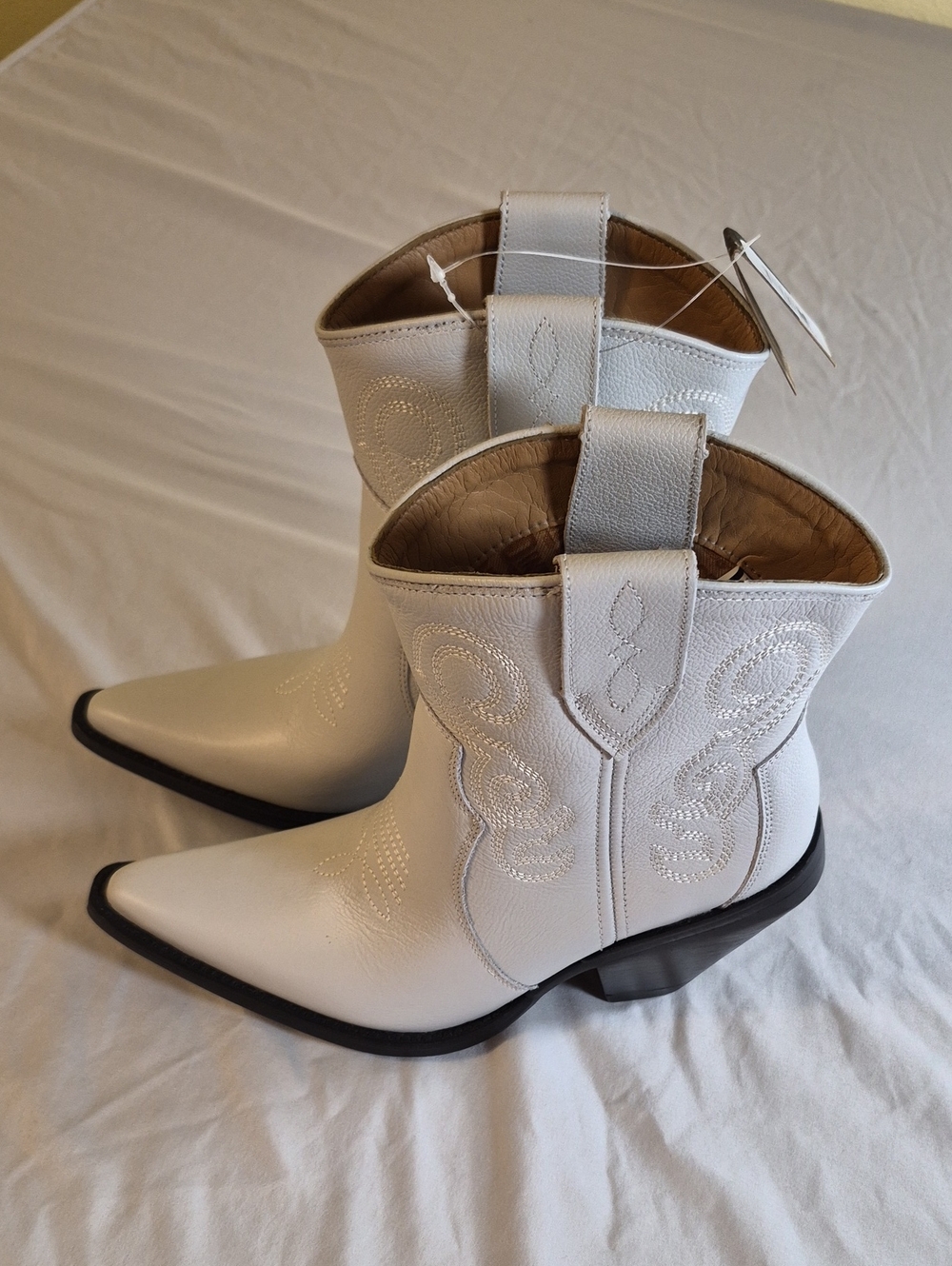 Dingo White Western Ankle Boots - Women Size 8